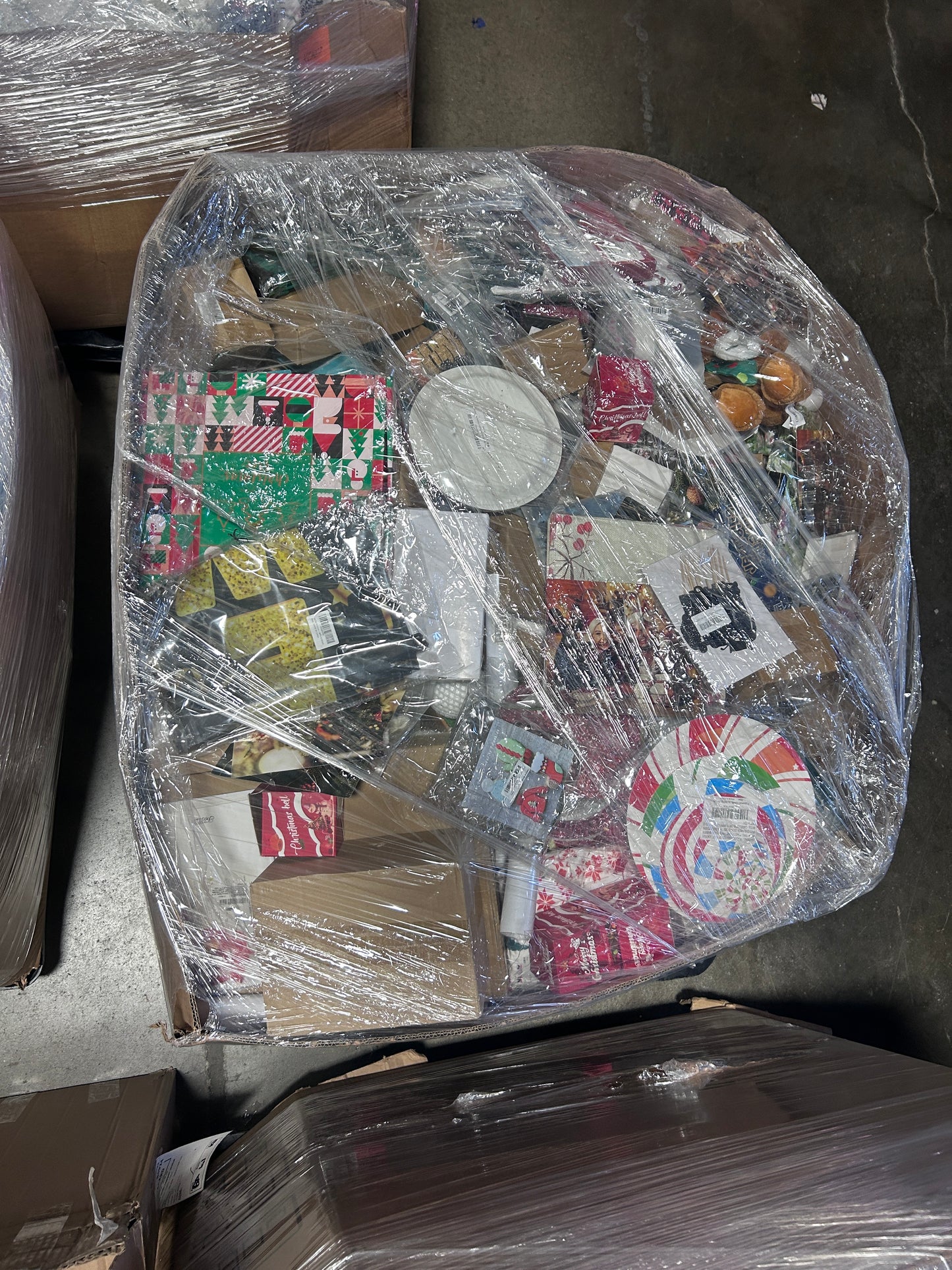 Seasonal-Holiday-Christmas Pallet-Overpacked Gaylord